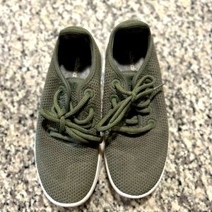 AllBirds Tennis Shoe